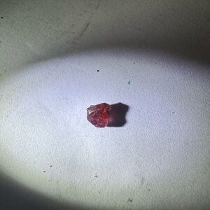 R009 - 1 Small pink/red rough sapphire crystal